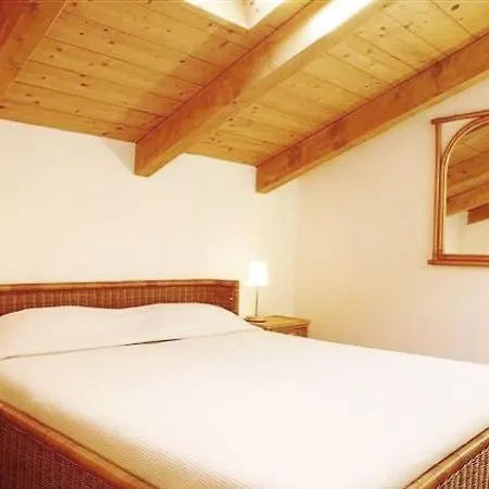 Sleeps 6 Pool
