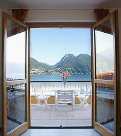 Sleeps 6 Pool Apartment *